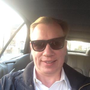 Stan Fus,Location Manager
