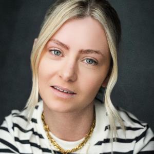 Anna Swinton,Production Assistant